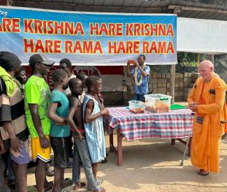 Food for Life Prasadam distribution in  Lomé, Capital of Togo